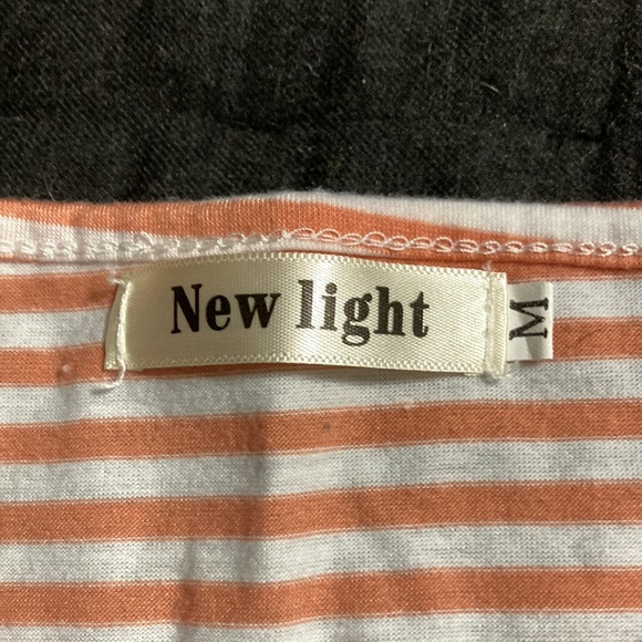New Light peach and white striped t-shirt with front pockets in size miss M - Picture 5 of 5